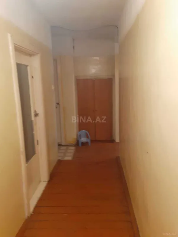 Satılır 5 otaqlı mənzil 130 m²