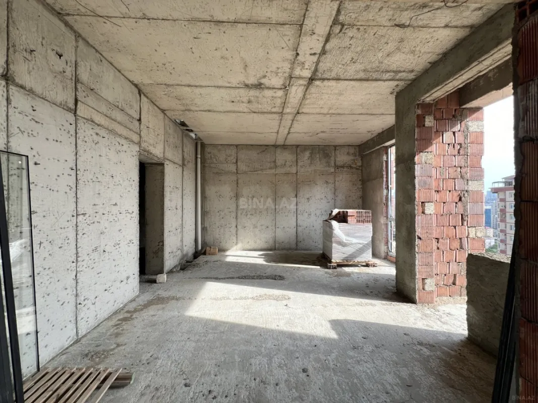 Satılır 3 otaqlı mənzil 295 m²