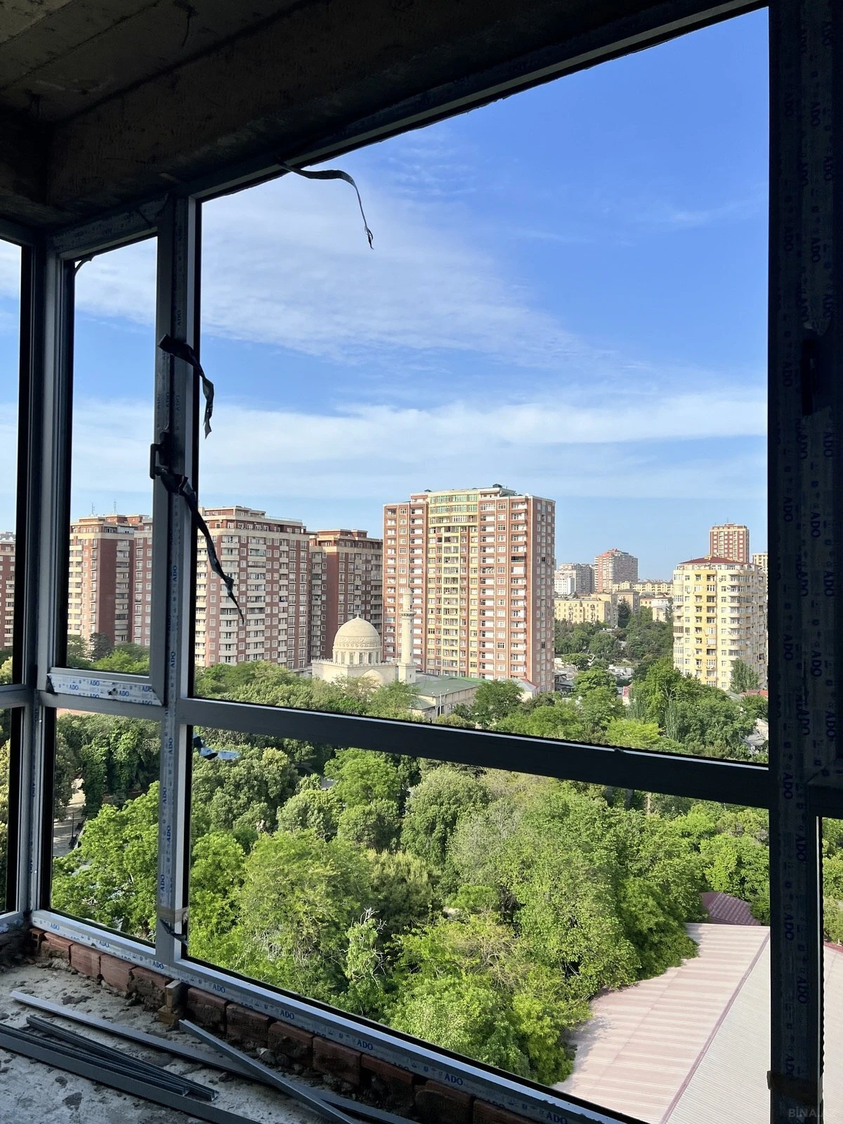 Satılır 3 otaqlı mənzil 295 m²
