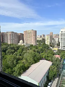 Satılır 3 otaqlı mənzil 295 m²