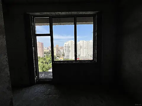 Satılır 3 otaqlı mənzil 295 m²