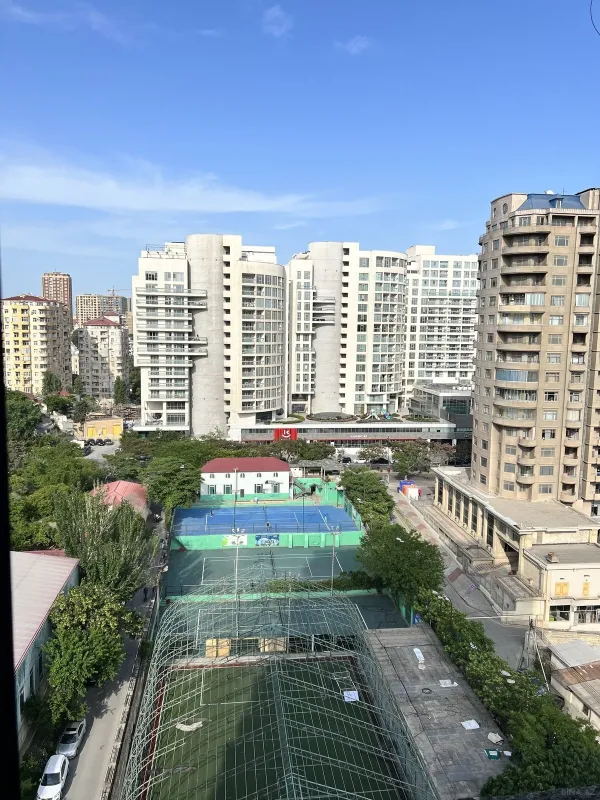 Satılır 3 otaqlı mənzil 295 m²