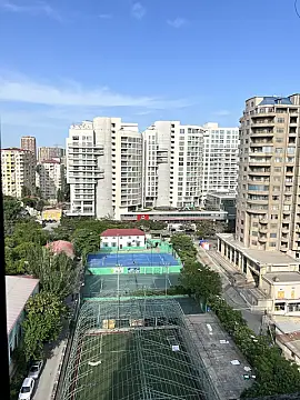 Satılır 3 otaqlı mənzil 295 m²