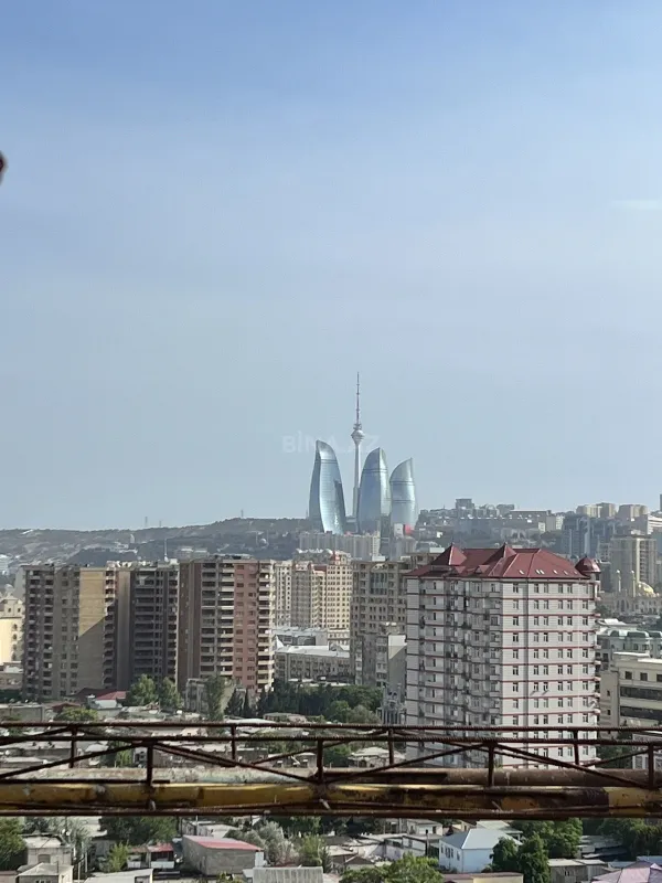 Satılır 3 otaqlı mənzil 295 m²