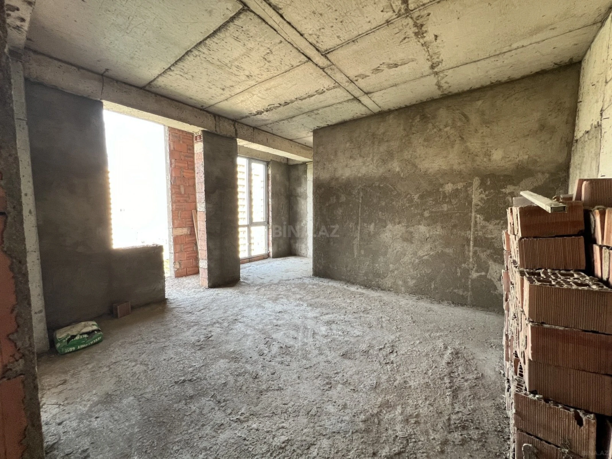 Satılır 3 otaqlı mənzil 295 m²