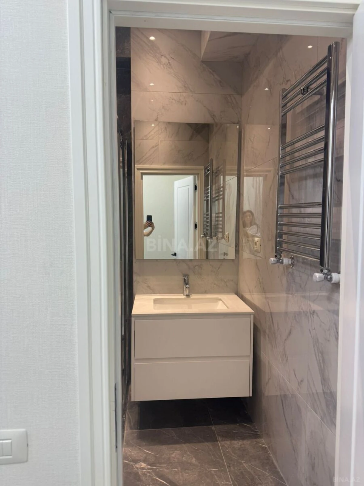 Kirayə verilir 2 otaqlı mənzil 80 m²