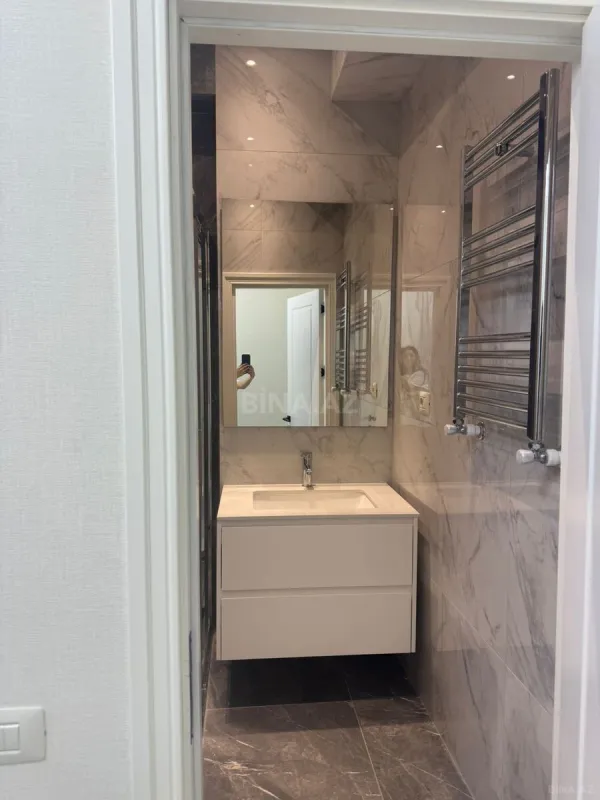 Kirayə verilir 2 otaqlı mənzil 80 m²