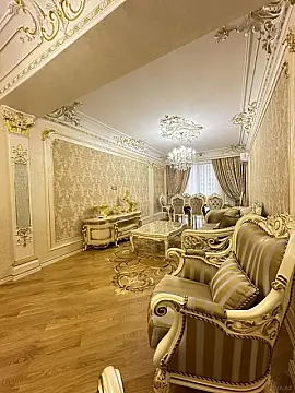 Satılır 4 otaqlı mənzil 172 m²