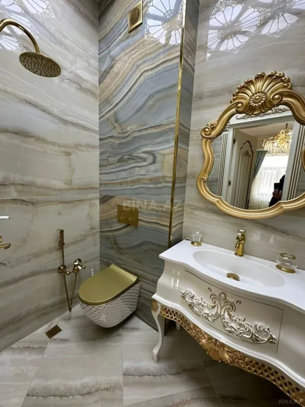 Satılır 4 otaqlı mənzil 172 m²