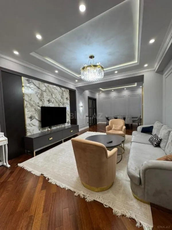 Satılır 3 otaqlı mənzil 165 m²