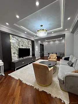 Satılır 3 otaqlı mənzil 165 m²