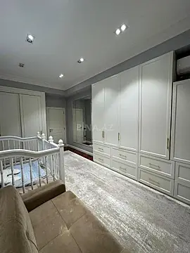Satılır 3 otaqlı mənzil 165 m²