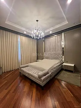 Satılır 3 otaqlı mənzil 165 m²