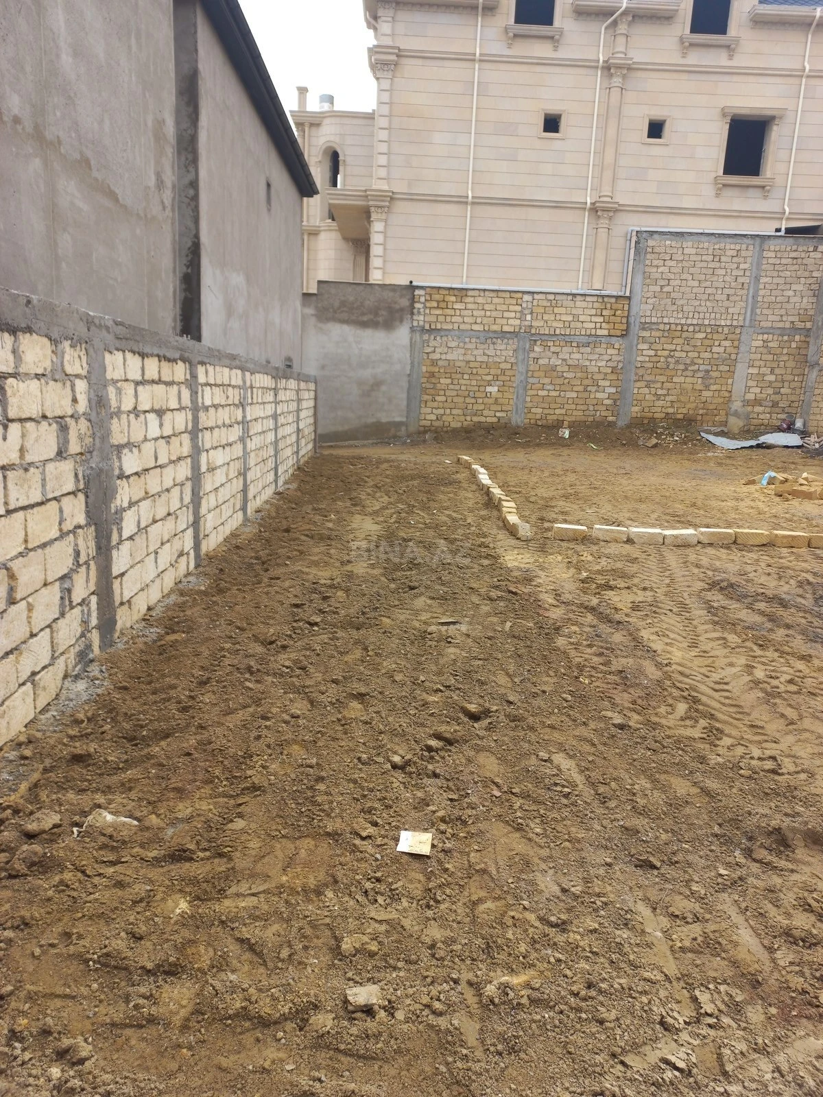 Satılır torpaq sahəsi 2 m²