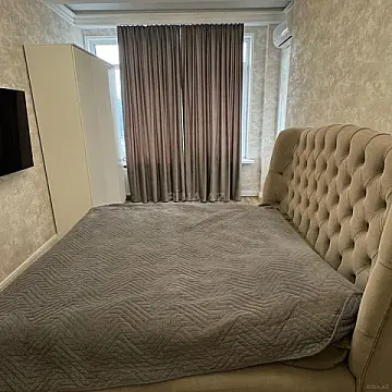 Kirayə verilir 2 otaqlı mənzil 90 m²