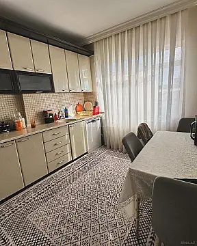 Kirayə verilir 2 otaqlı mənzil 90 m²