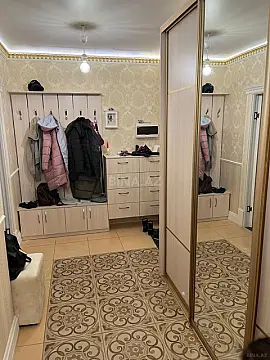 Kirayə verilir 2 otaqlı mənzil 90 m²