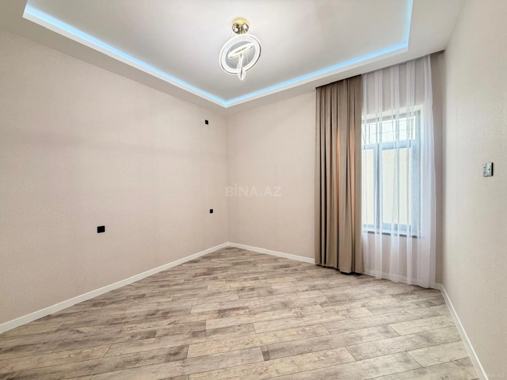 Satılır 3 otaqlı həyət evi 142 m²