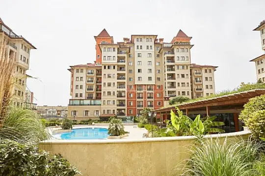 Satılır 4 otaqlı mənzil 210 m²