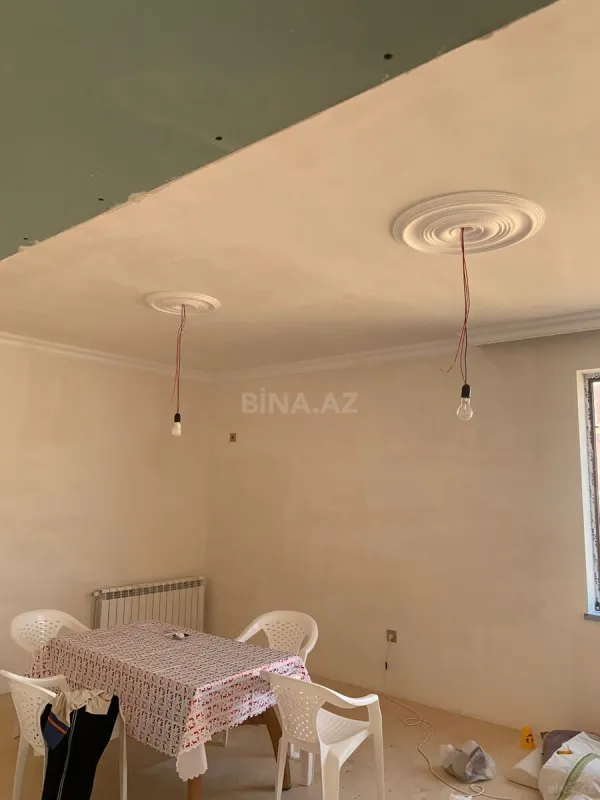 Satılır 7 otaqlı həyət evi 390 m²