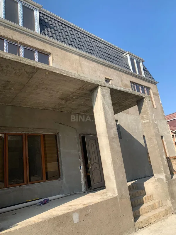 Satılır 7 otaqlı həyət evi 390 m²