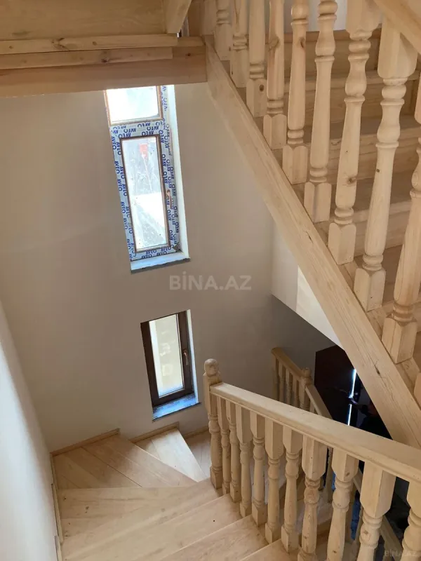 Satılır 7 otaqlı həyət evi 390 m²