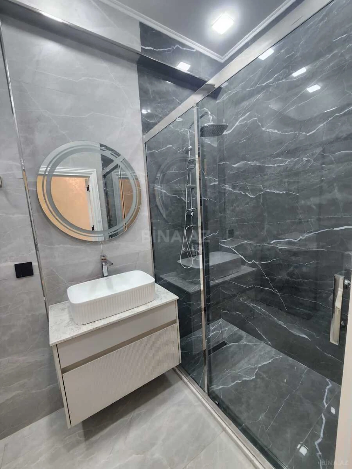 Kirayə verilir 2 otaqlı mənzil 70 m²