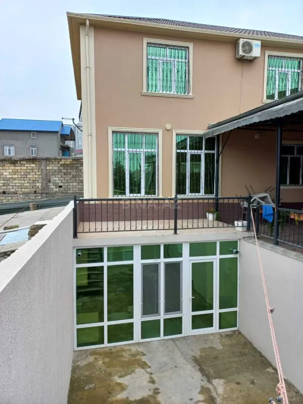 Satılır 7 otaqlı həyət evi 280 m²