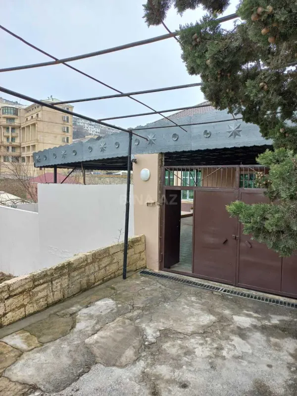 Satılır 7 otaqlı həyət evi 280 m²