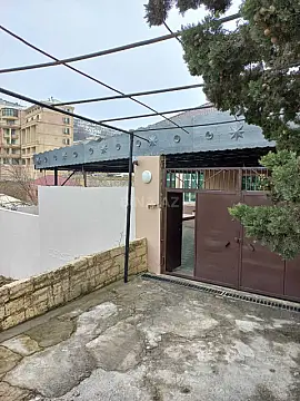 Satılır 7 otaqlı həyət evi 280 m²
