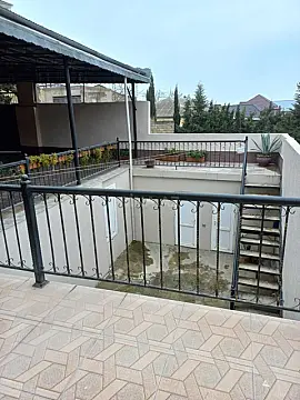 Satılır 7 otaqlı həyət evi 280 m²
