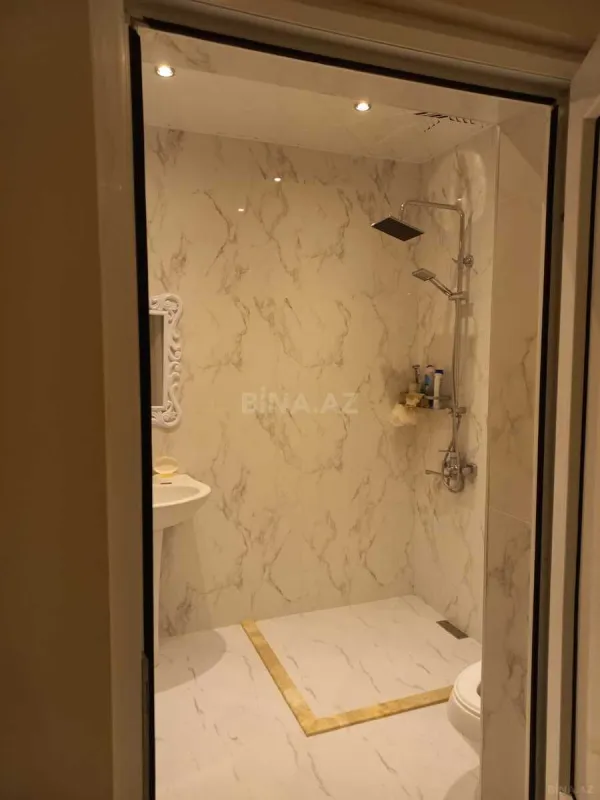Satılır 7 otaqlı həyət evi 280 m²