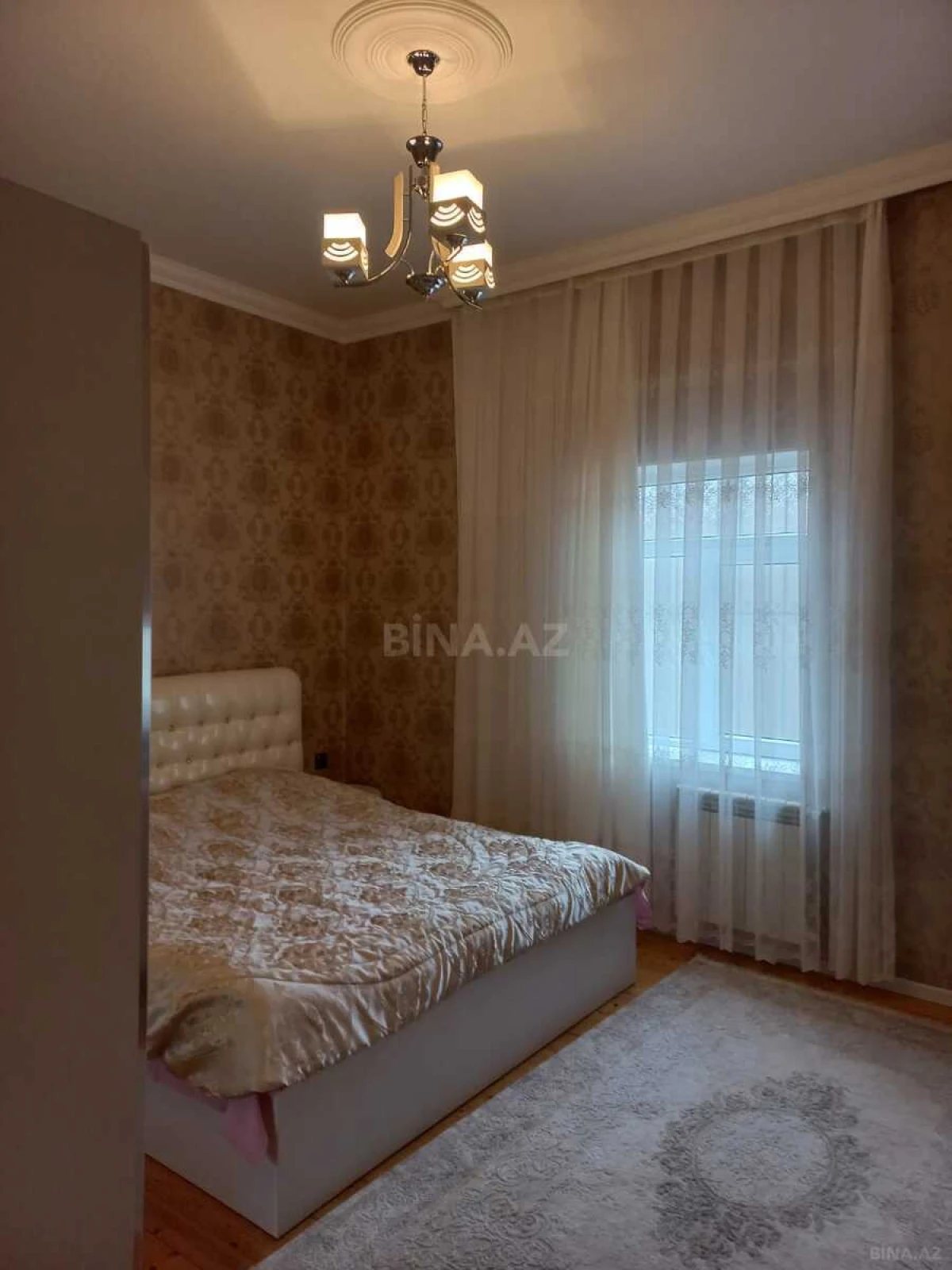 Satılır 7 otaqlı həyət evi 280 m²