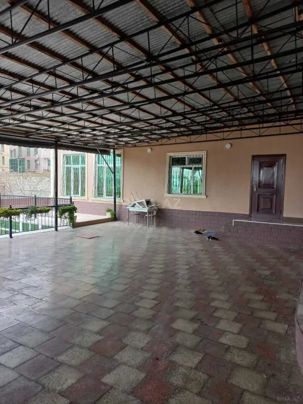 Satılır 7 otaqlı həyət evi 280 m²