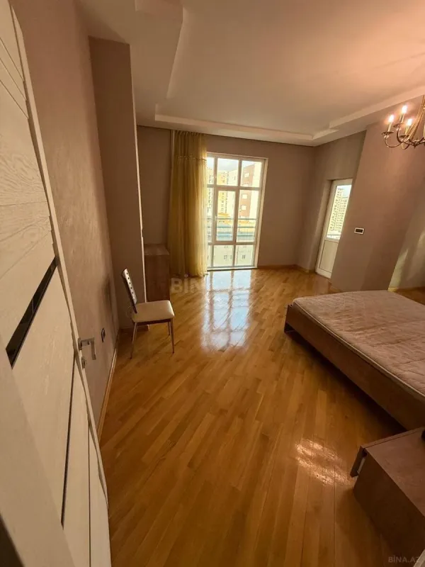 Kirayə verilir 3 otaqlı mənzil 105 m²