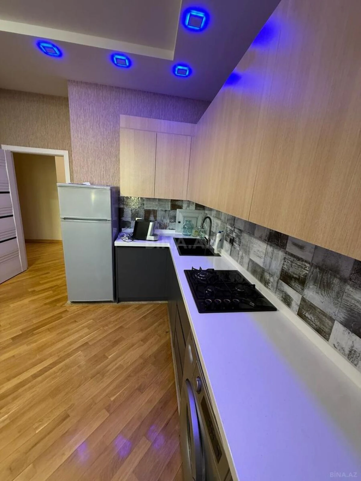 Kirayə verilir 3 otaqlı mənzil 105 m²