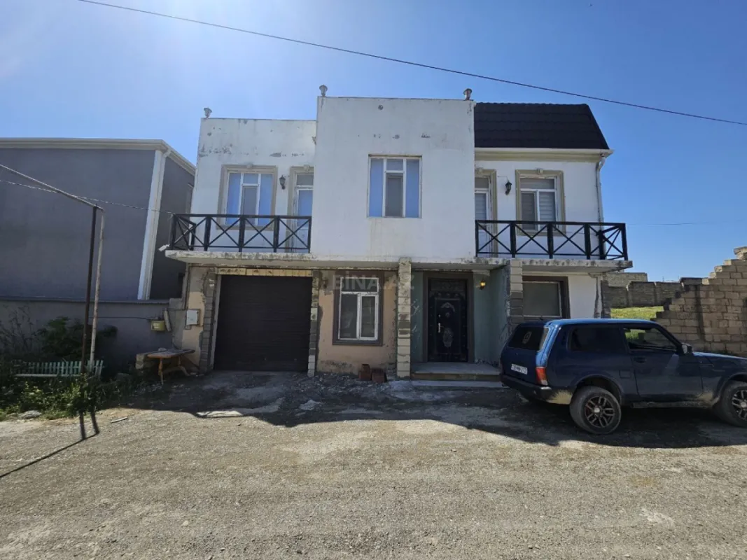 Satılır 5 otaqlı həyət evi 380 m²