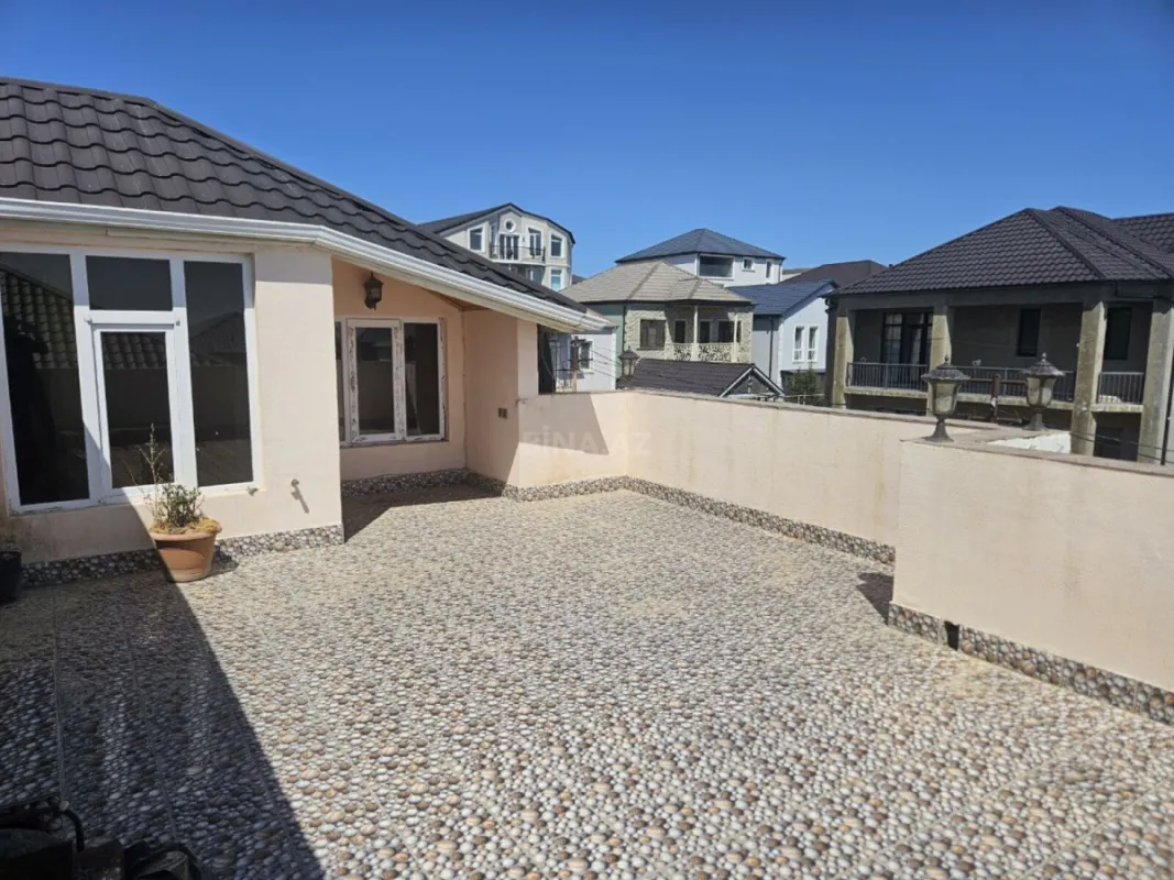 Satılır 5 otaqlı həyət evi 380 m²