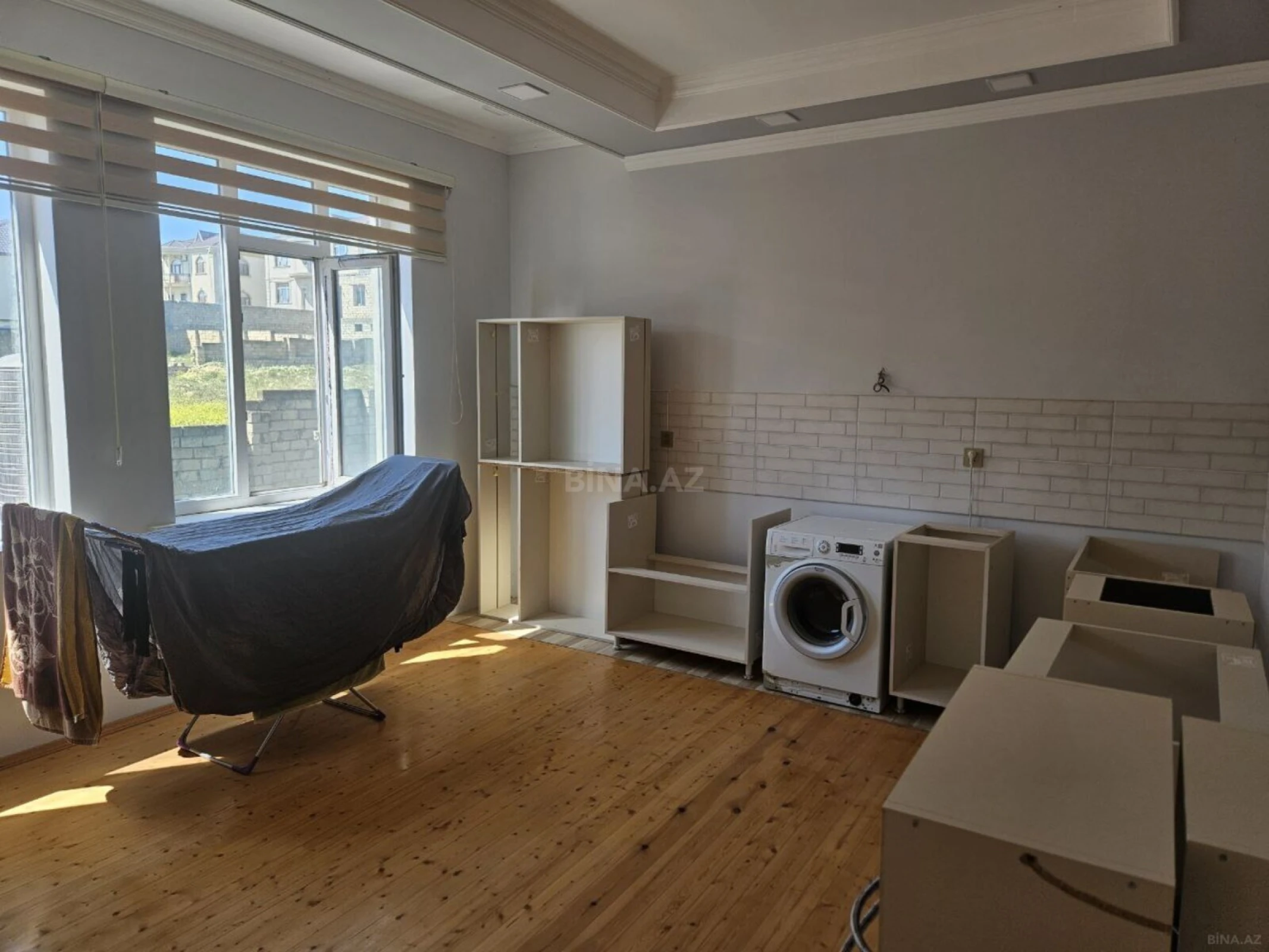 Satılır 5 otaqlı həyət evi 380 m²
