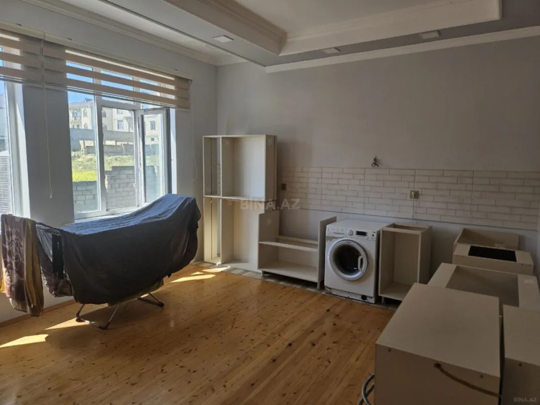 Satılır 5 otaqlı həyət evi 380 m²