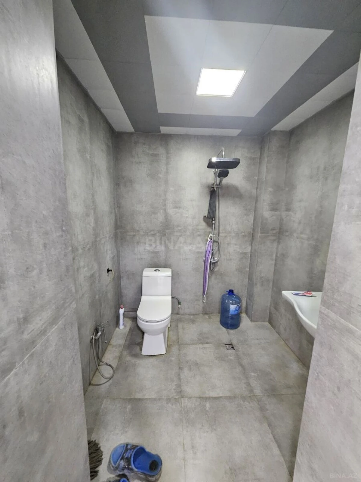 Satılır 5 otaqlı həyət evi 380 m²