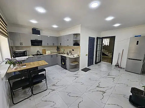 Satılır 5 otaqlı həyət evi 380 m²
