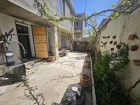 Satılır 5 otaqlı həyət evi 380 m²