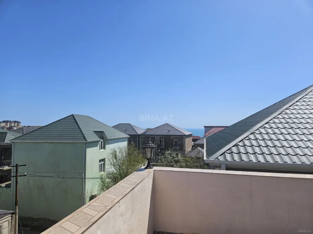 Satılır 5 otaqlı həyət evi 380 m²