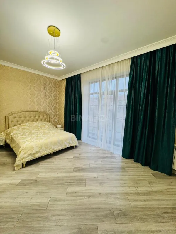 Satılır 7 otaqlı həyət evi 220 m²