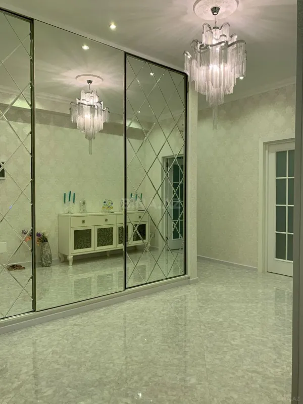 Satılır 3 otaqlı mənzil 135 m²