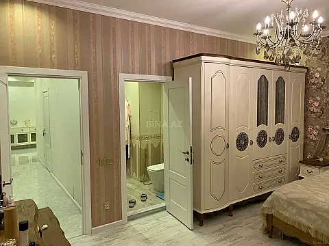 Satılır 3 otaqlı mənzil 135 m²