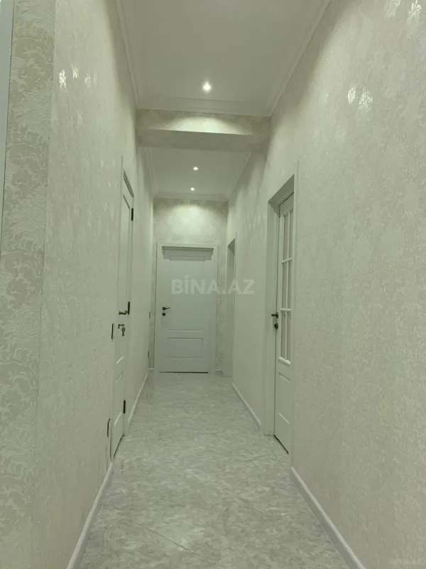 Satılır 3 otaqlı mənzil 135 m²