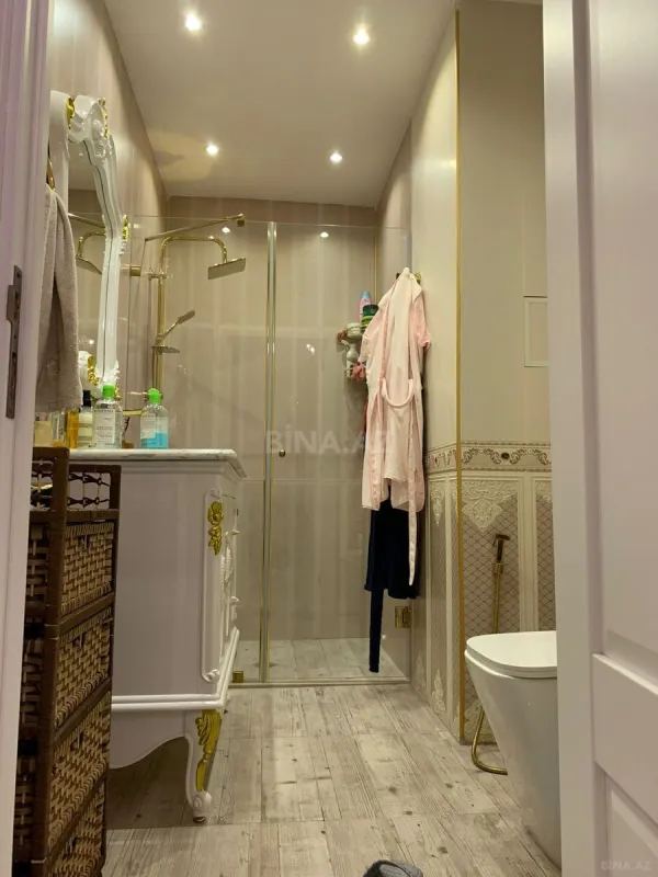 Satılır 3 otaqlı mənzil 135 m²