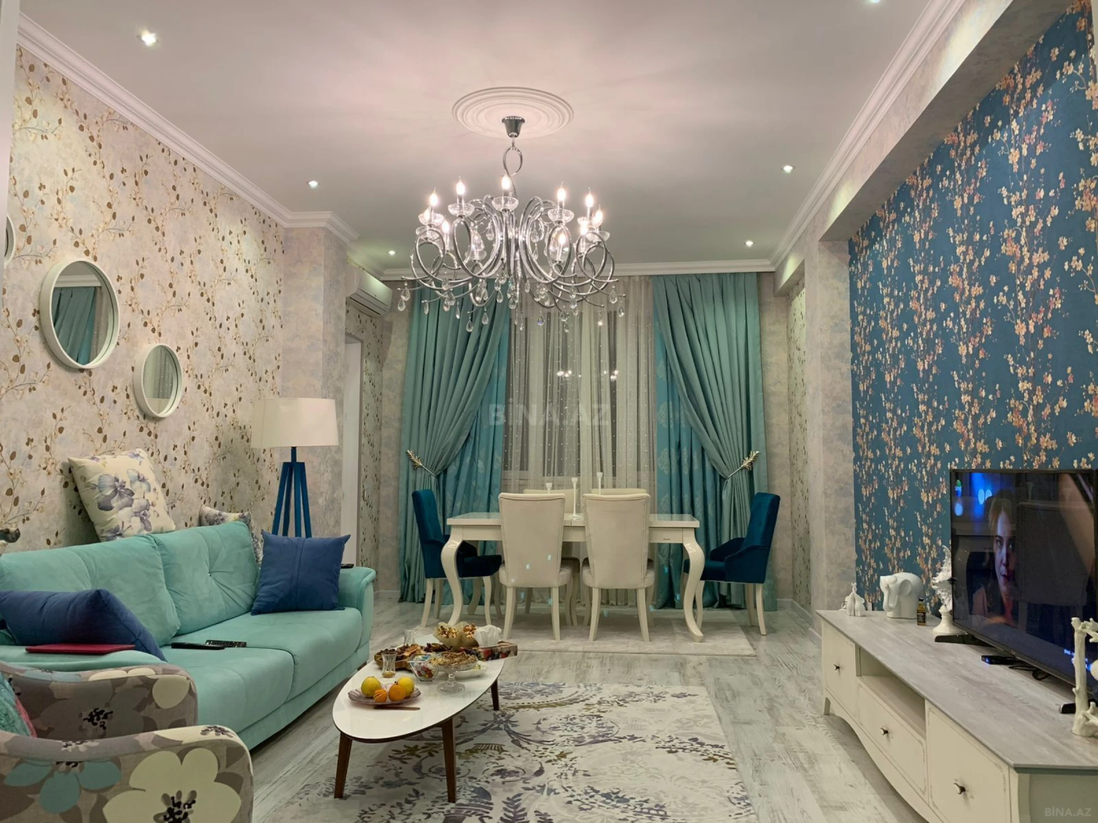 Satılır 3 otaqlı mənzil 135 m²